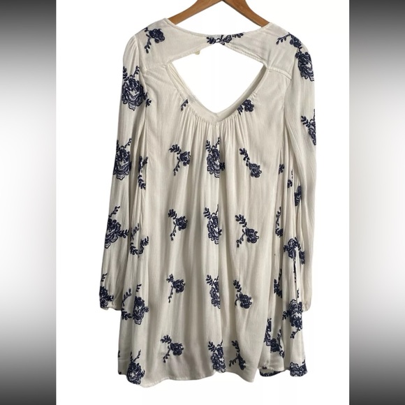 FREE PEOPLE Dress Sz XS Emma White Navy Long Sleeve Embroidered Boho Open Back - Picture 6 of 9